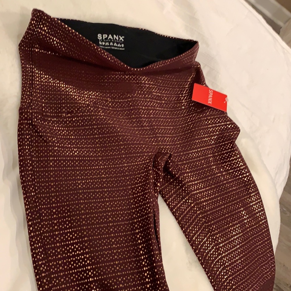 Spanx 7/8 leggings, wine/rose gold metallic print New with tag Spanx size s/p